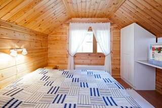 Комплексы для отдыха с коттеджами/бунгало Holiday Club Hannunkivi Cottages Kivijärvi Вилла с двумя спальнями и сауной.-2
